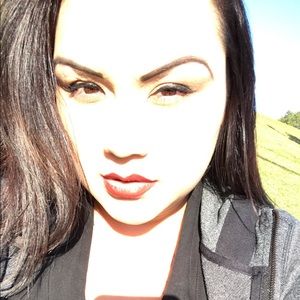 Meet your Posher, Joana